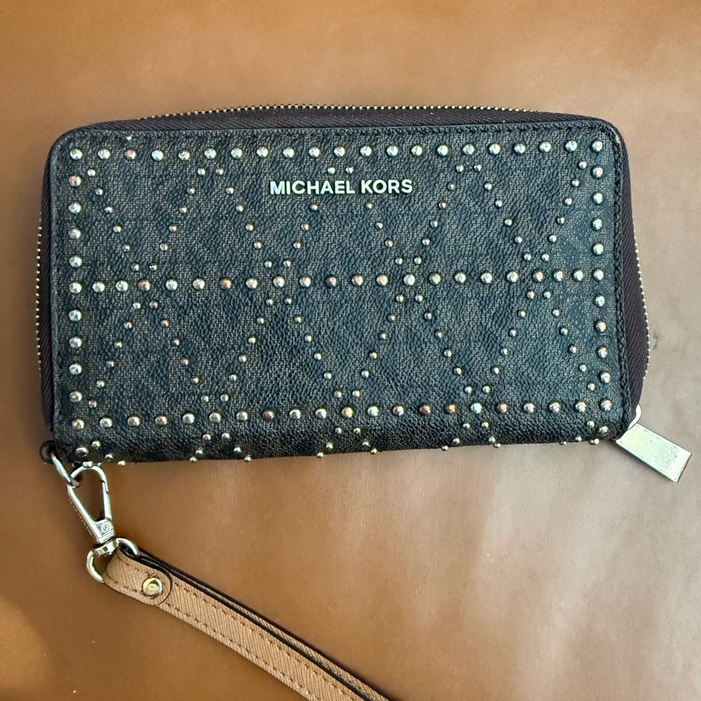 Michael Kors Black and Silver Zipper Wallet
